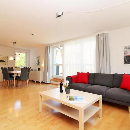 Haus Triton 6 *